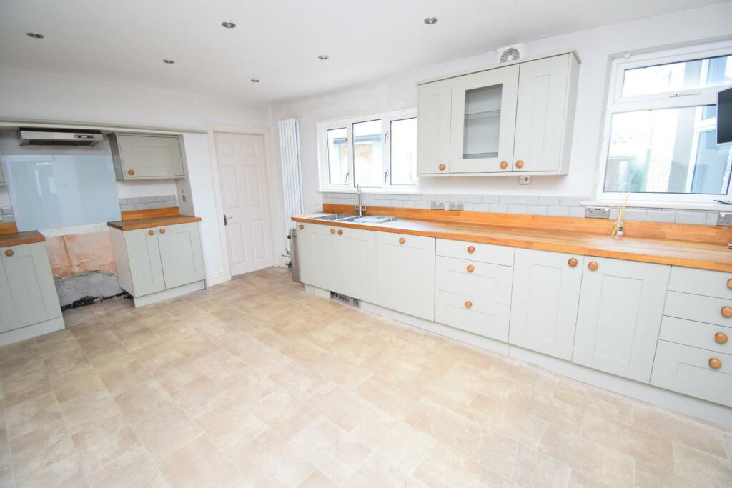 5 bed End of Terrace