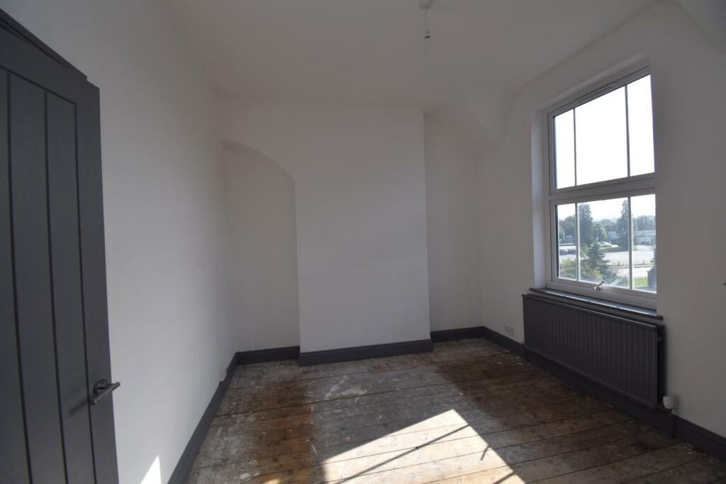 4 bed Town House