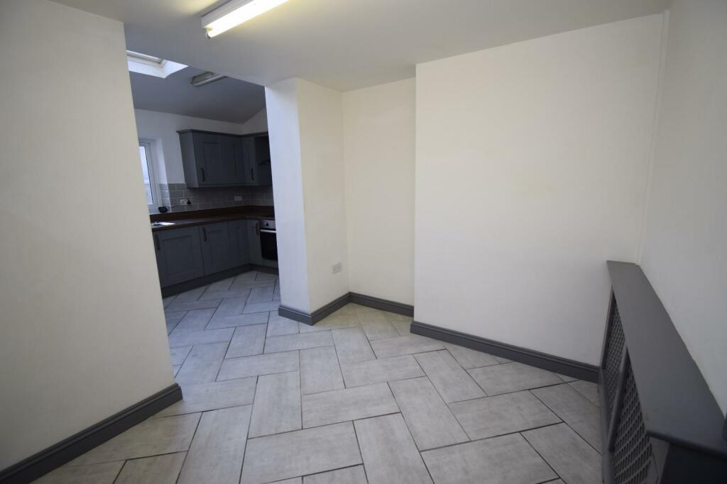4 bed Town House