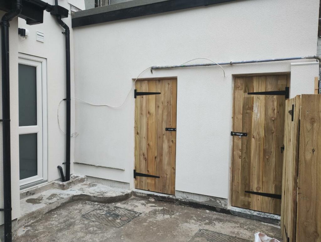 4 bed Town House