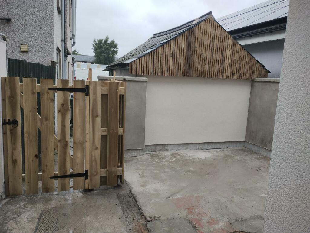 4 bed Town House