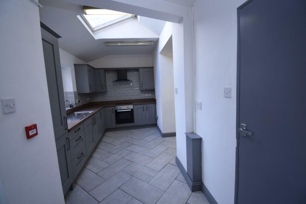 4 bed Town House