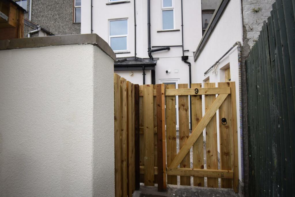 4 bed Town House