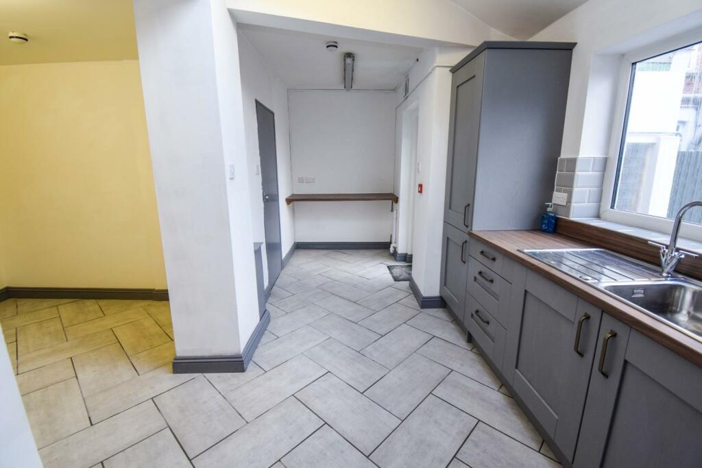 4 bed Town House