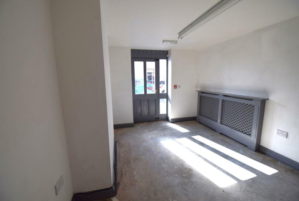 4 bed Town House