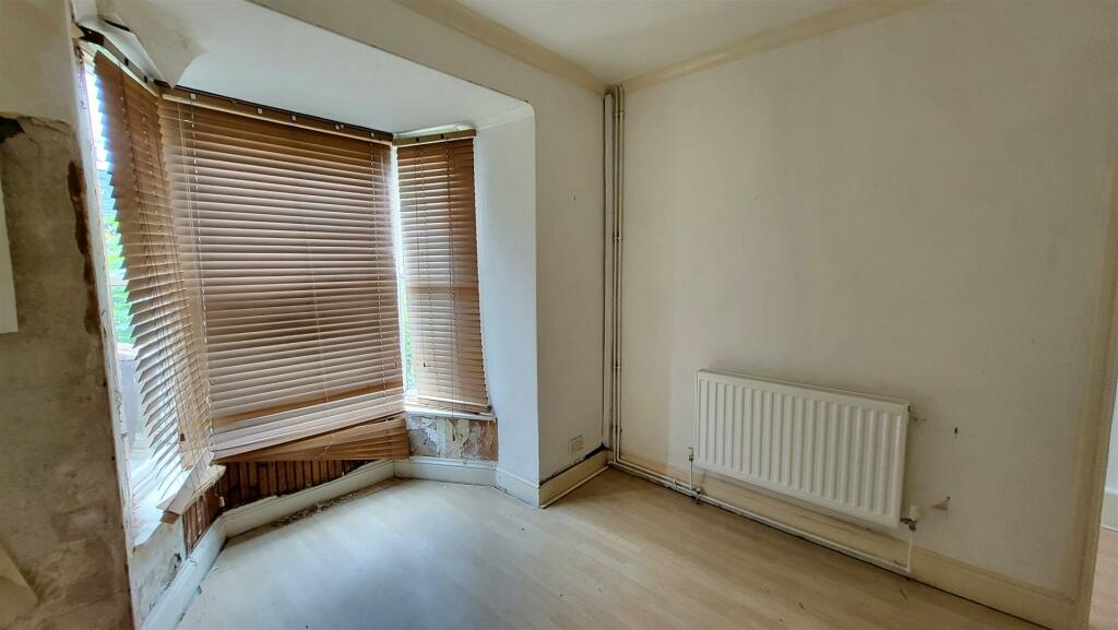 4 bed Terraced