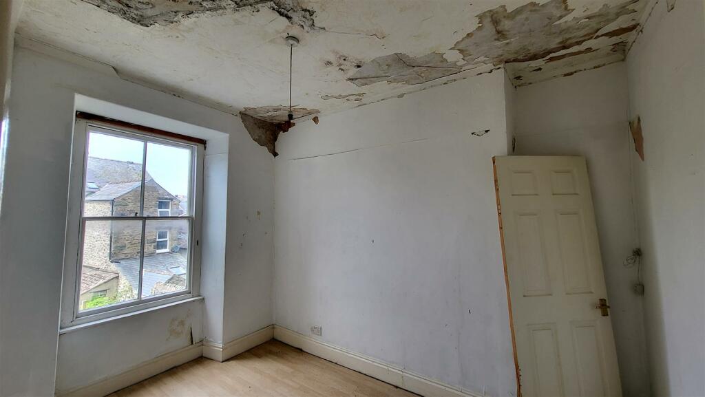 4 bed Terraced