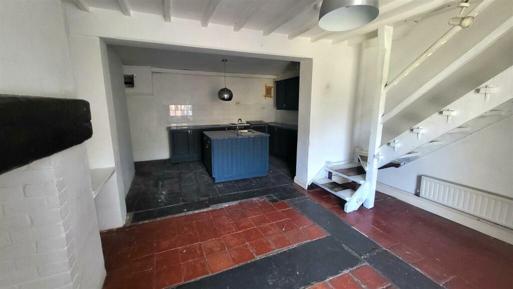 4 bed Terraced