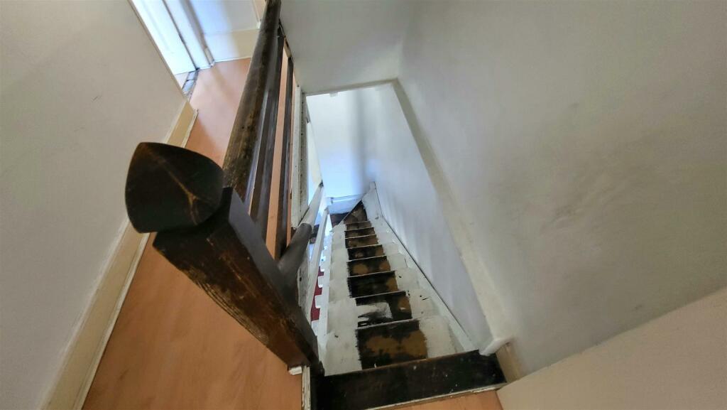 4 bed Terraced