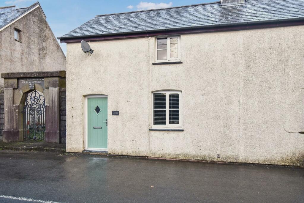 2 bed Semi-Detached