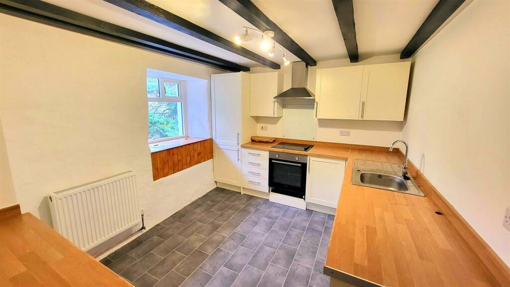 2 bed Character Property