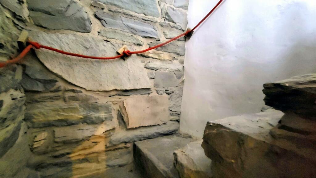 2 bed Character Property