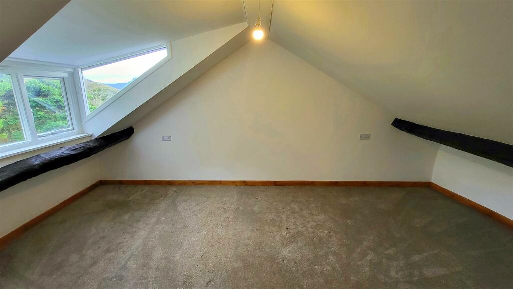 2 bed Character Property