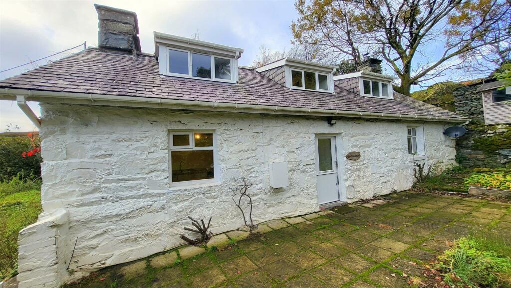 2 bed Character Property