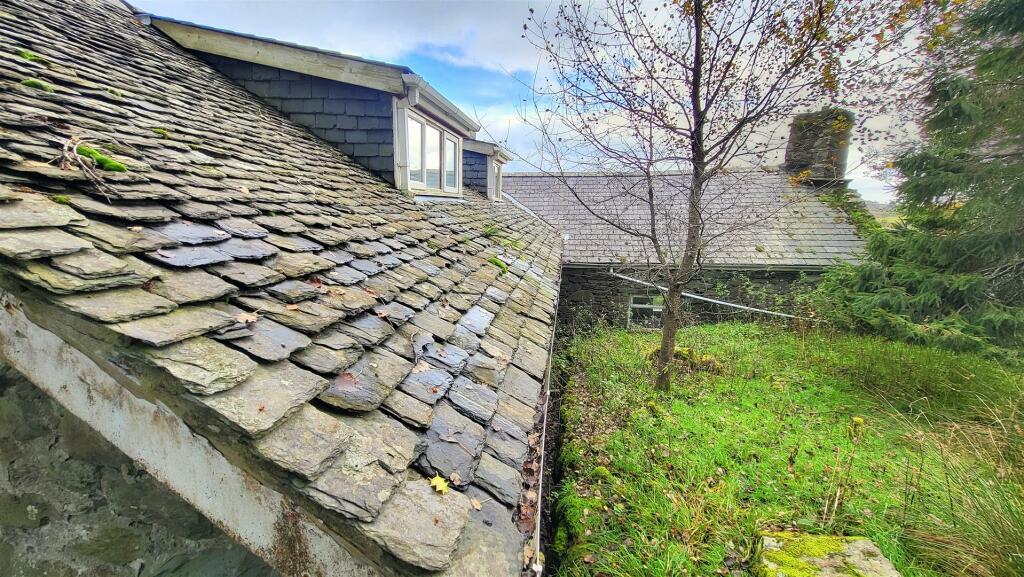 2 bed Character Property