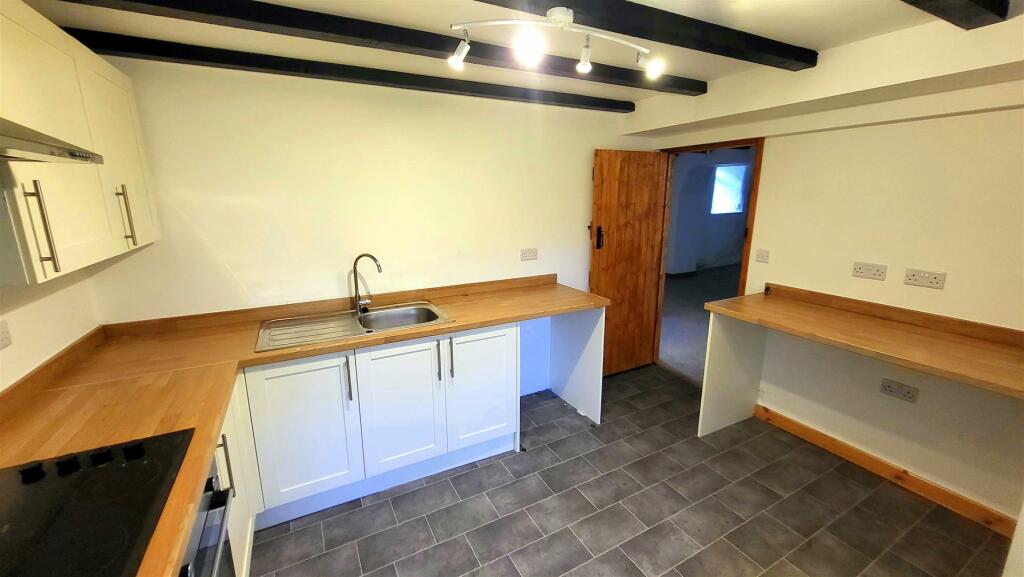 2 bed Character Property