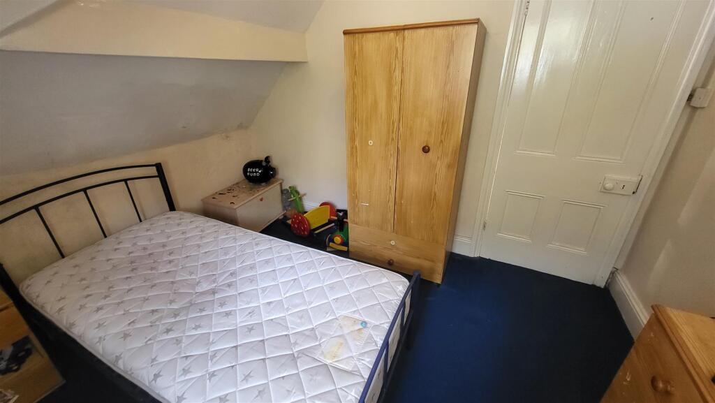 4 bed Terraced