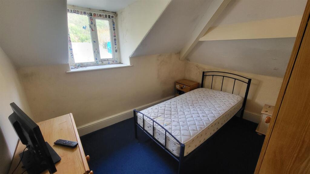 4 bed Terraced
