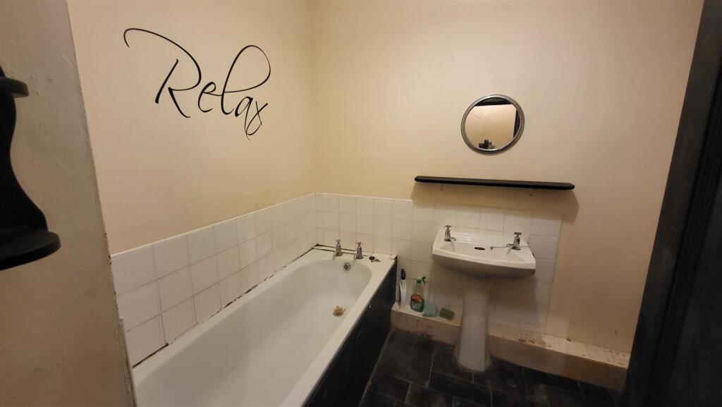 4 bed Terraced