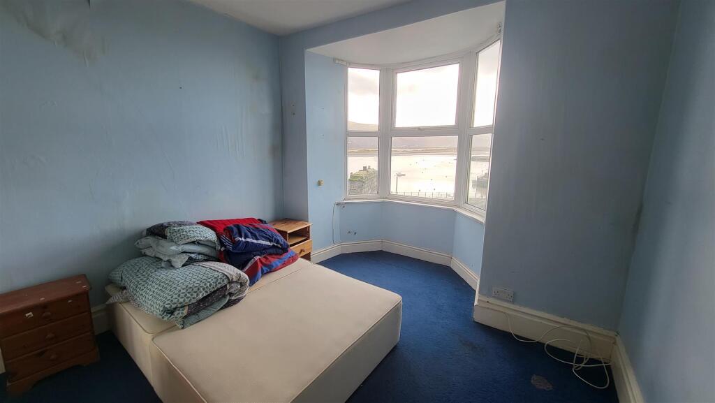 4 bed Terraced