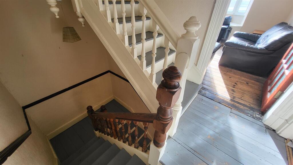 4 bed Terraced