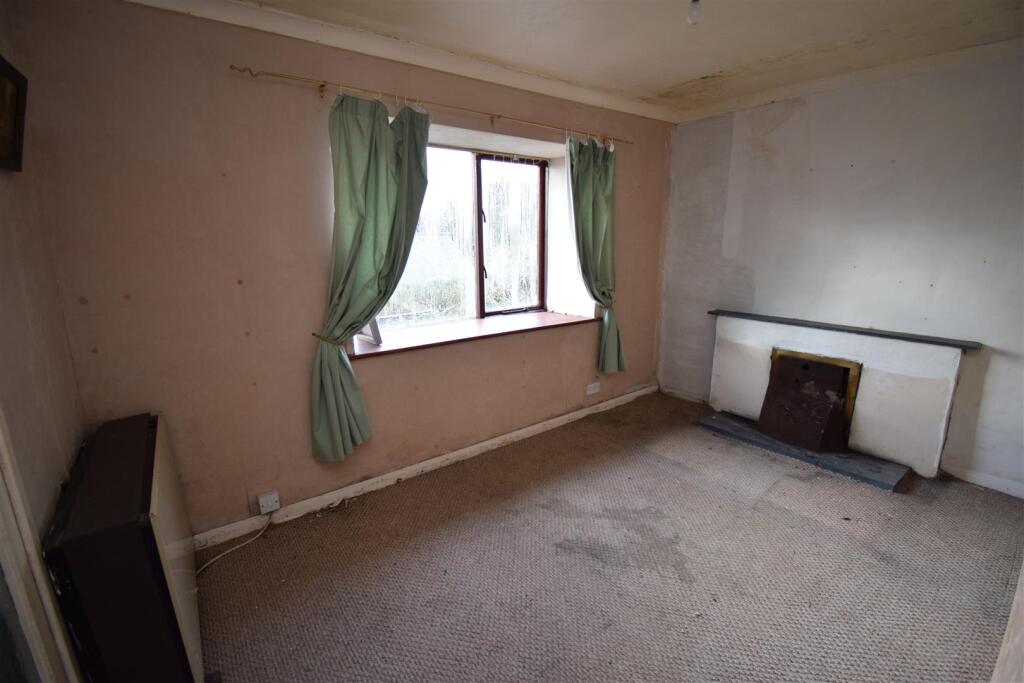 2 bed End of Terrace