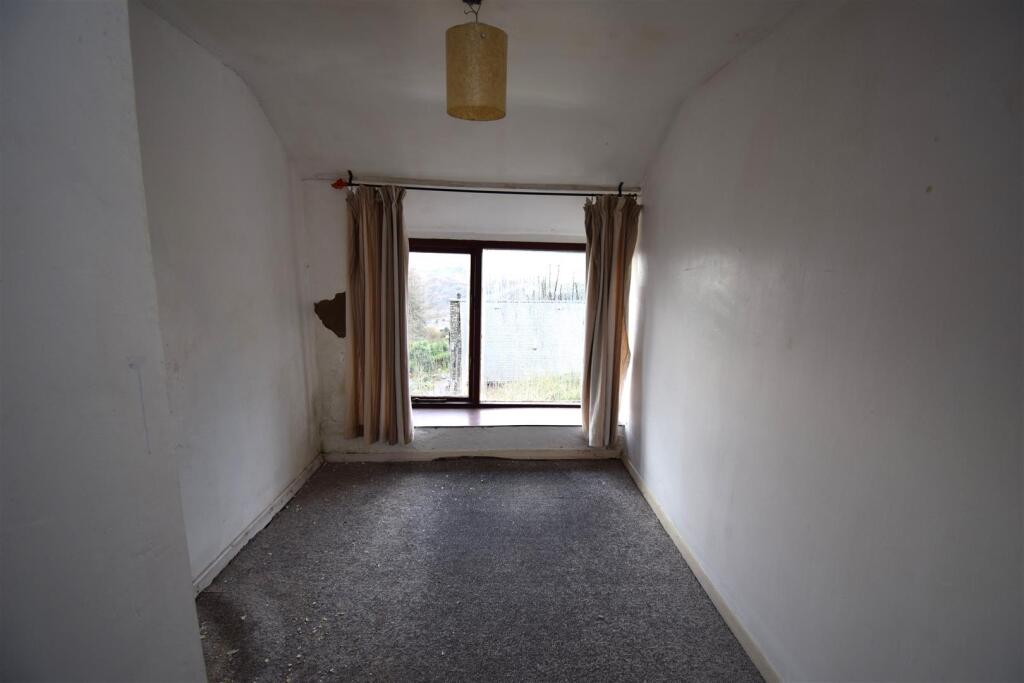 2 bed End of Terrace
