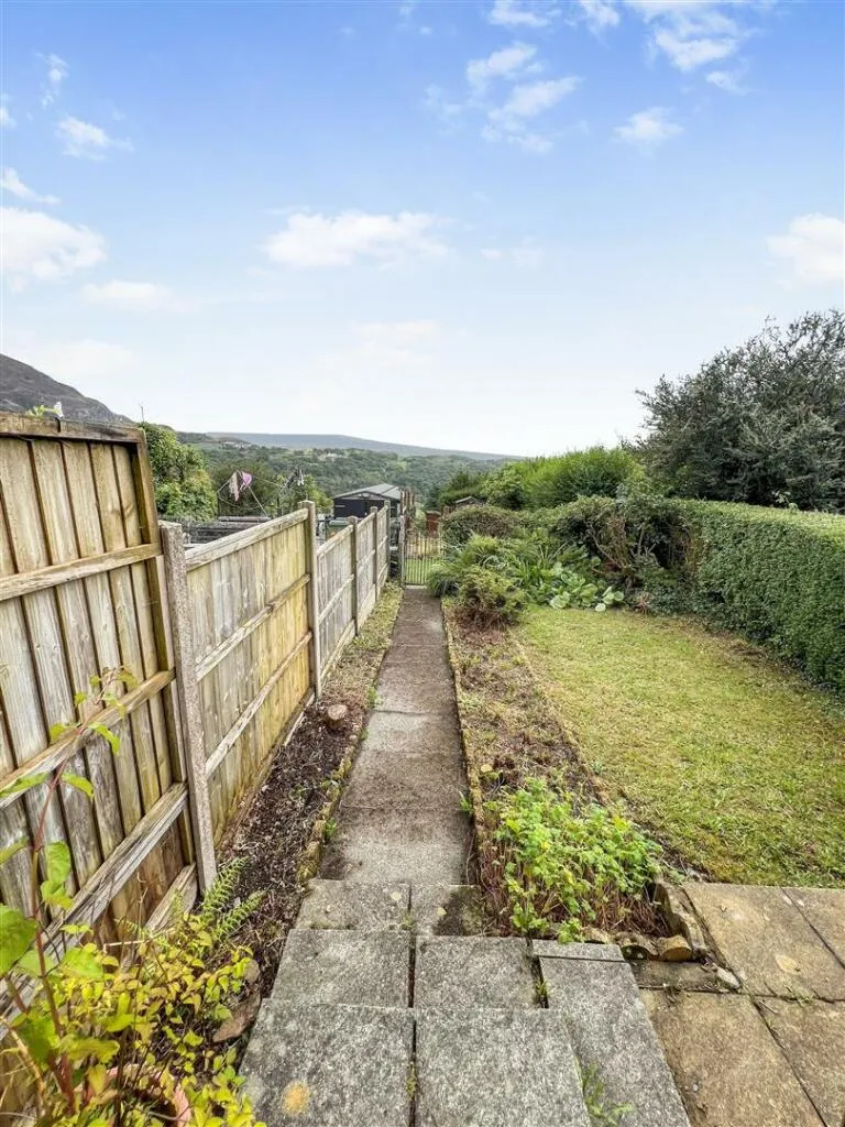 4 bed Terraced