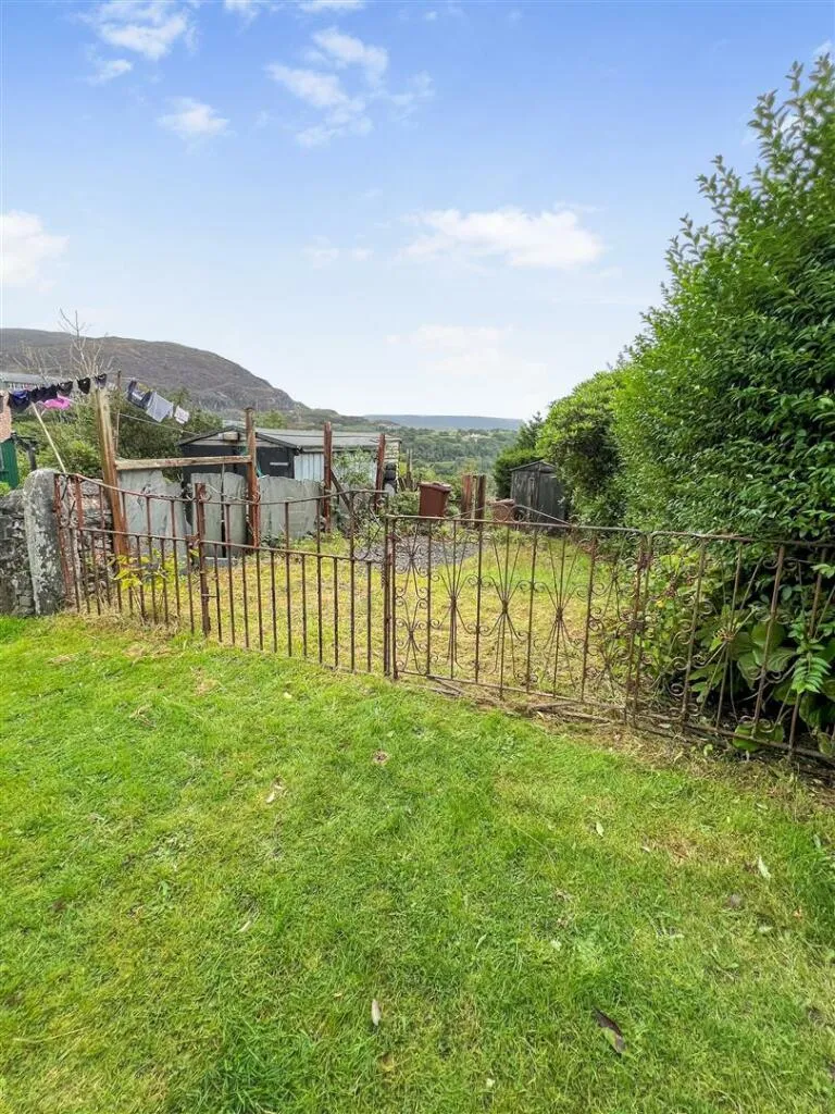 4 bed Terraced
