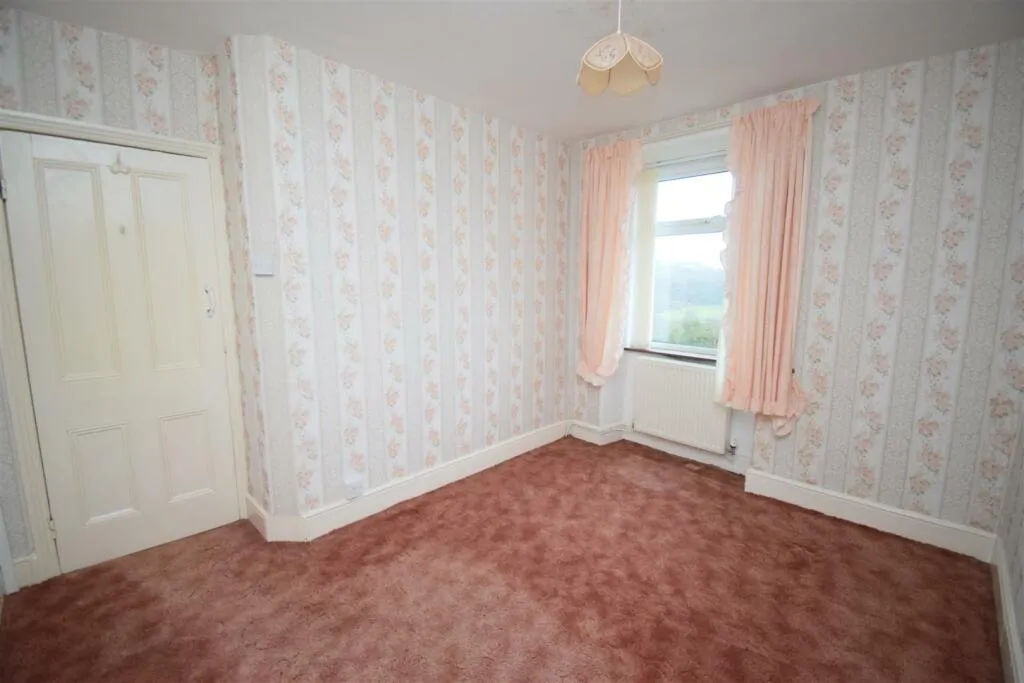 4 bed Terraced
