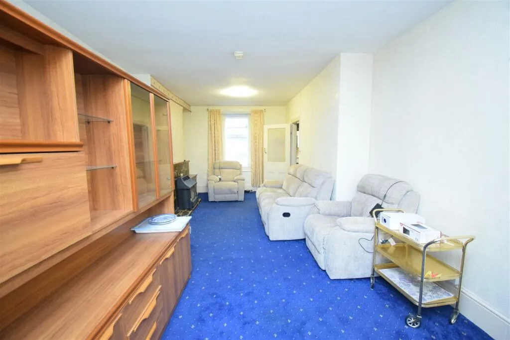 4 bed Terraced