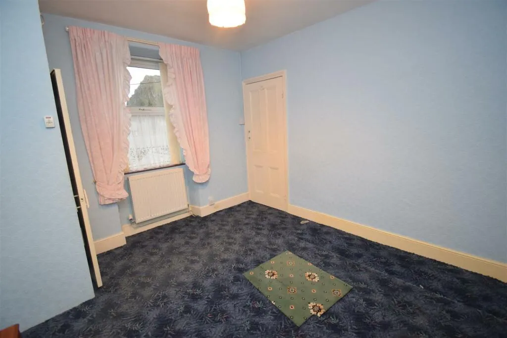 4 bed Terraced