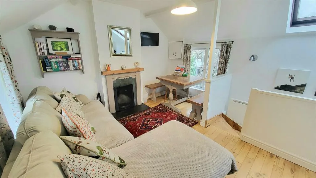 2 bed Cottage
