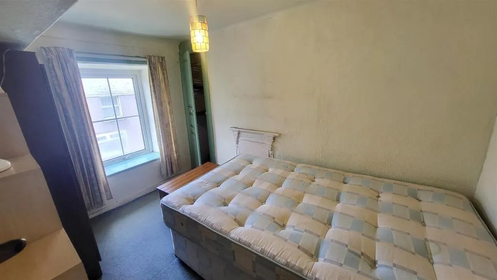 2 bed Terraced