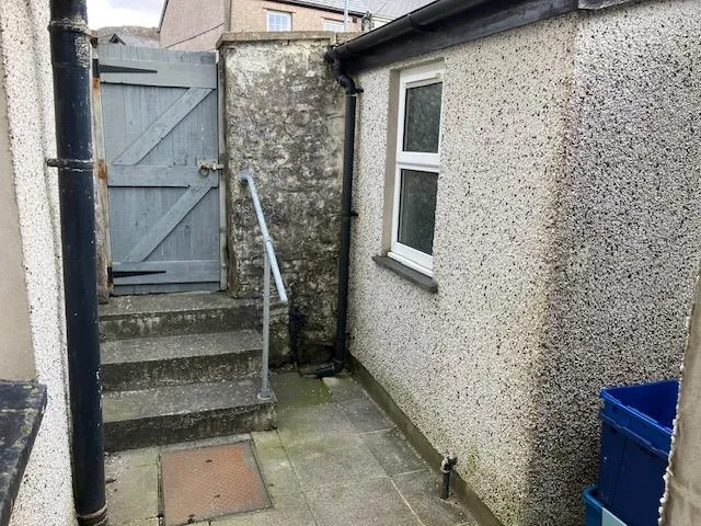 3 bed End of Terrace