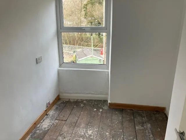 3 bed End of Terrace