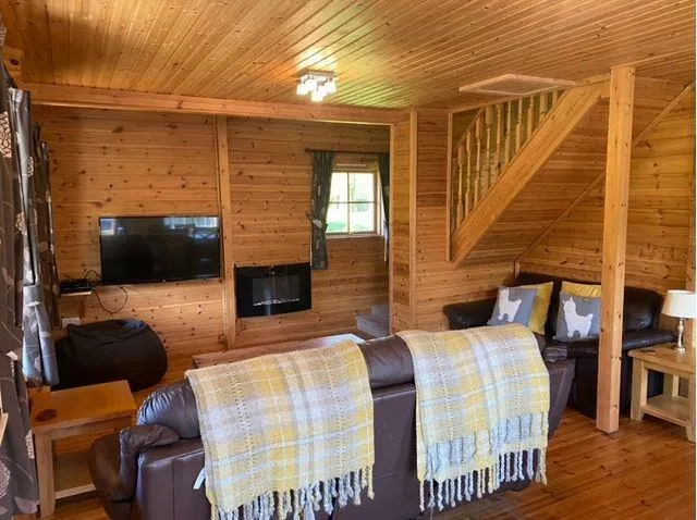 3 bed Log Cabin