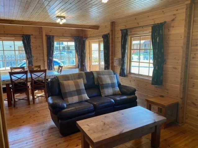 3 bed Log Cabin