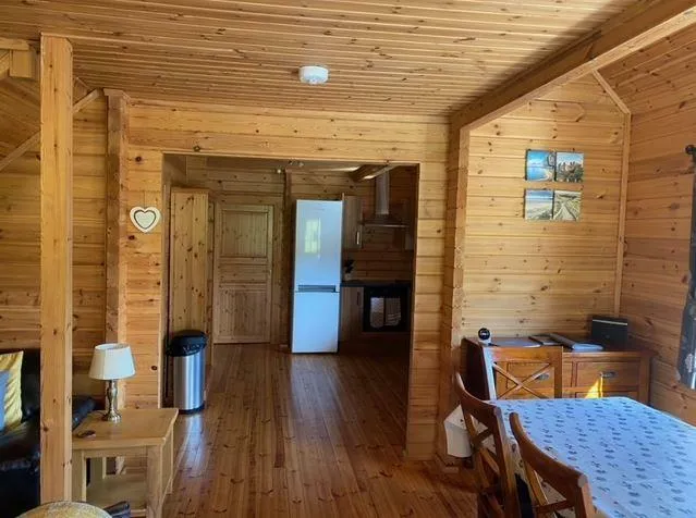3 bed Log Cabin