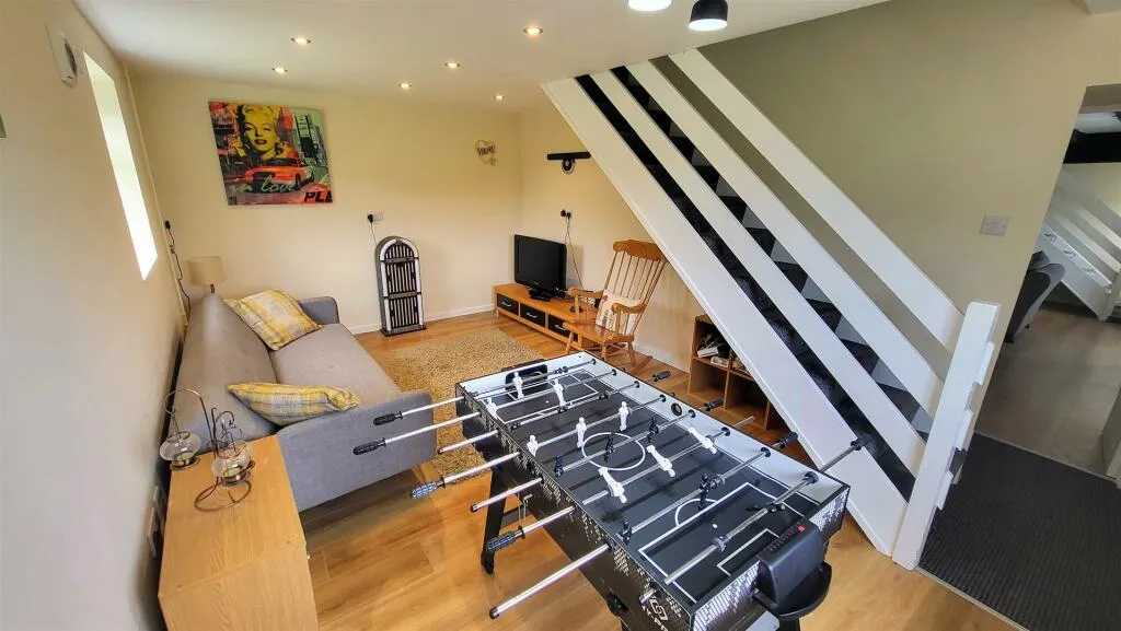 4 bed Character Property