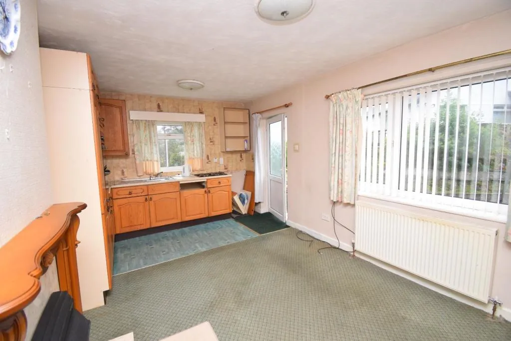4 bed Detached