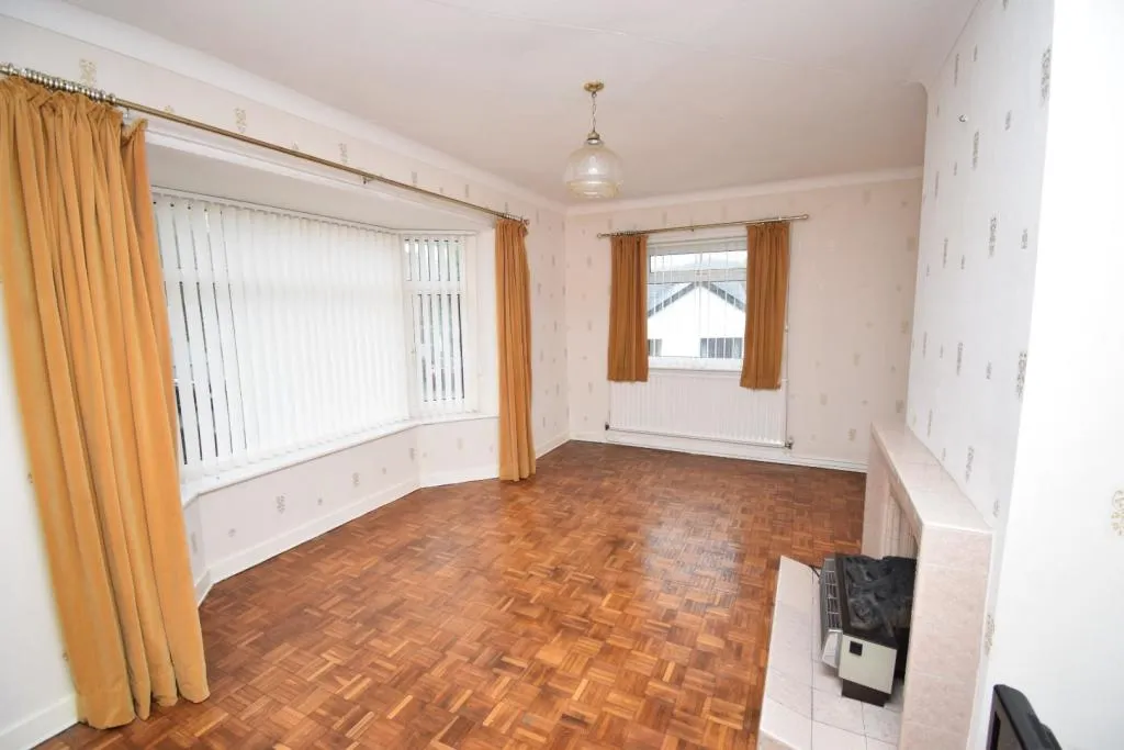 4 bed Detached