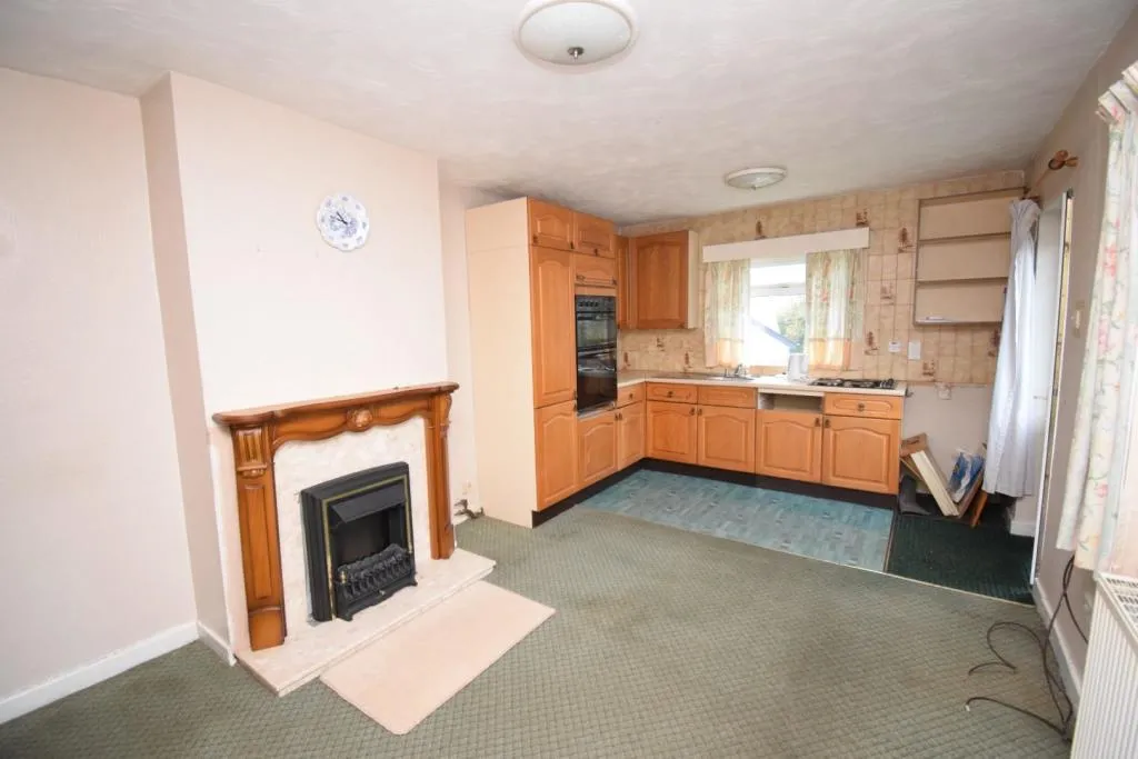 4 bed Detached
