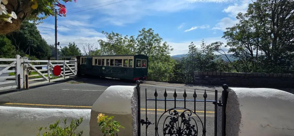 3 bed End of Terrace