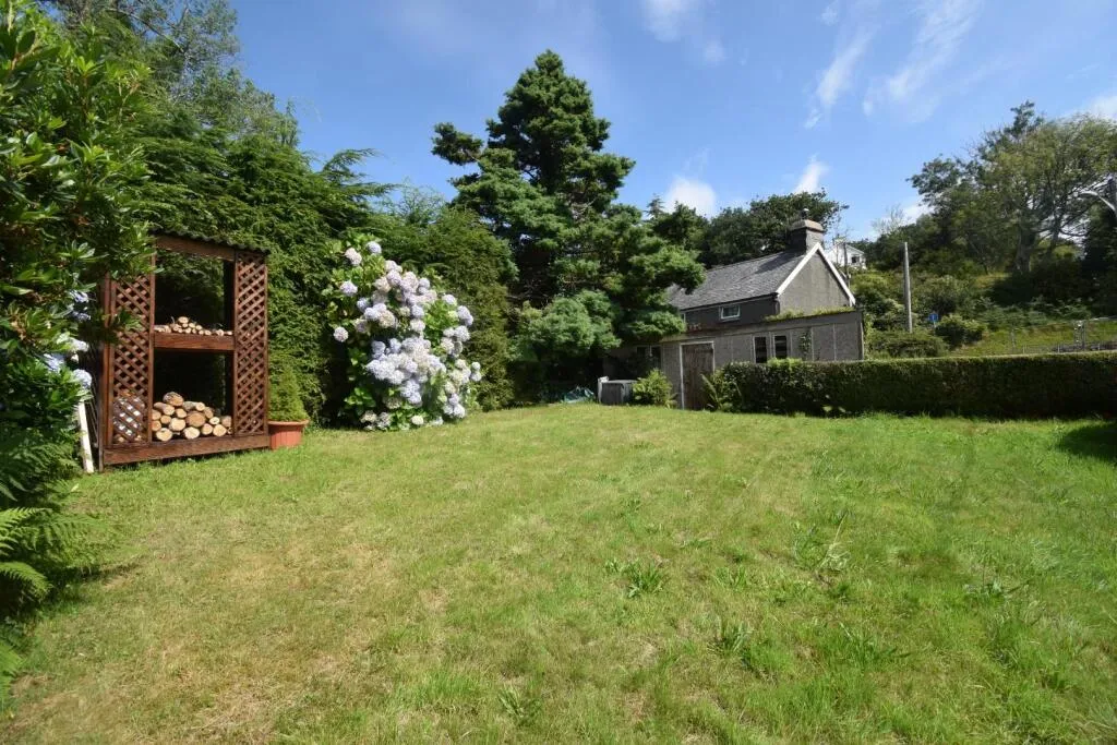 3 bed End of Terrace