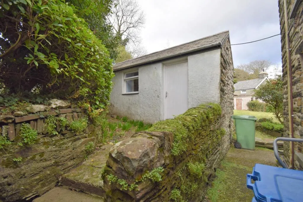 3 bed End of Terrace