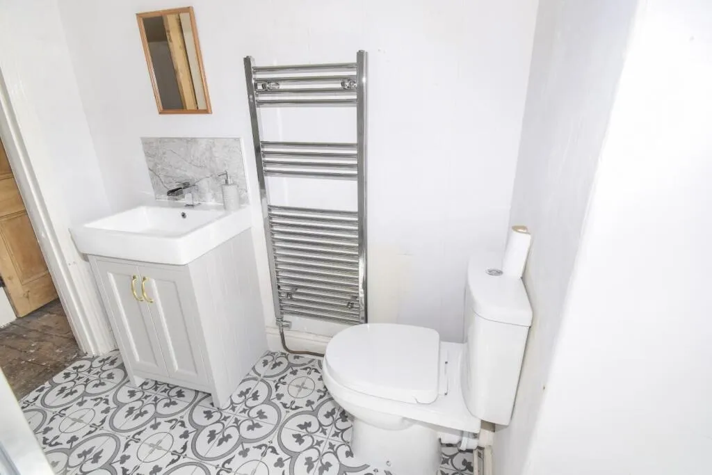 3 bed End of Terrace