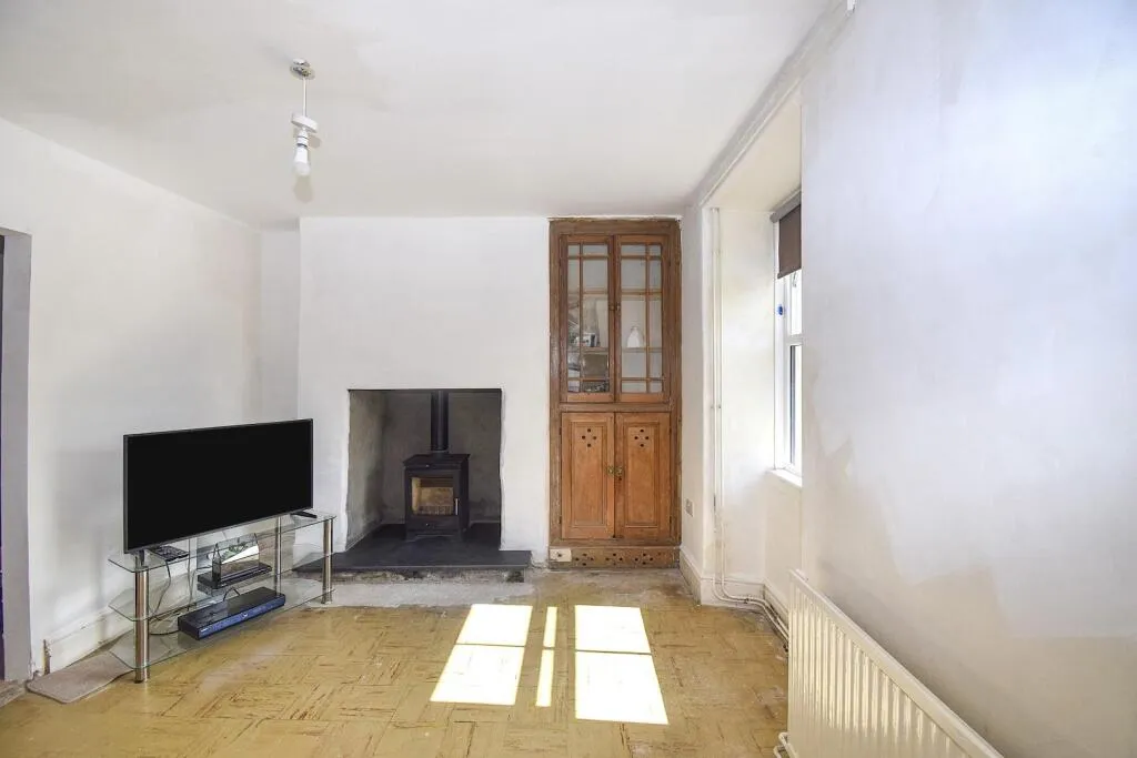 3 bed End of Terrace