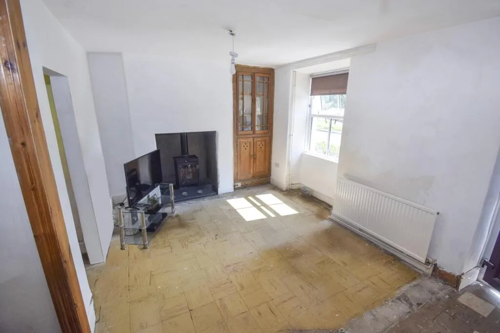 3 bed End of Terrace