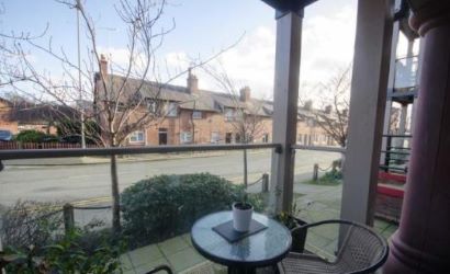 A MODERN ONE BEDROOM GROUND FLOOR APARTMENT WITHIN WALKING DISTANCE OF CHESTER CITY CENTRE AND BEING CURRENTLY RENTED AT A RENT OF £625 PER CALENDAR MONTH. IDEAL INVESTMENT PROPERTY OR FIRST TIME PURCHASE. ALLOCATED SECURE CAR PARK SPACE